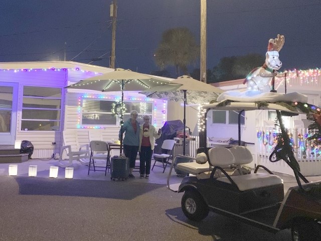 Christmas Eve 2020<br>Photos by Dan McLean - Slide 12